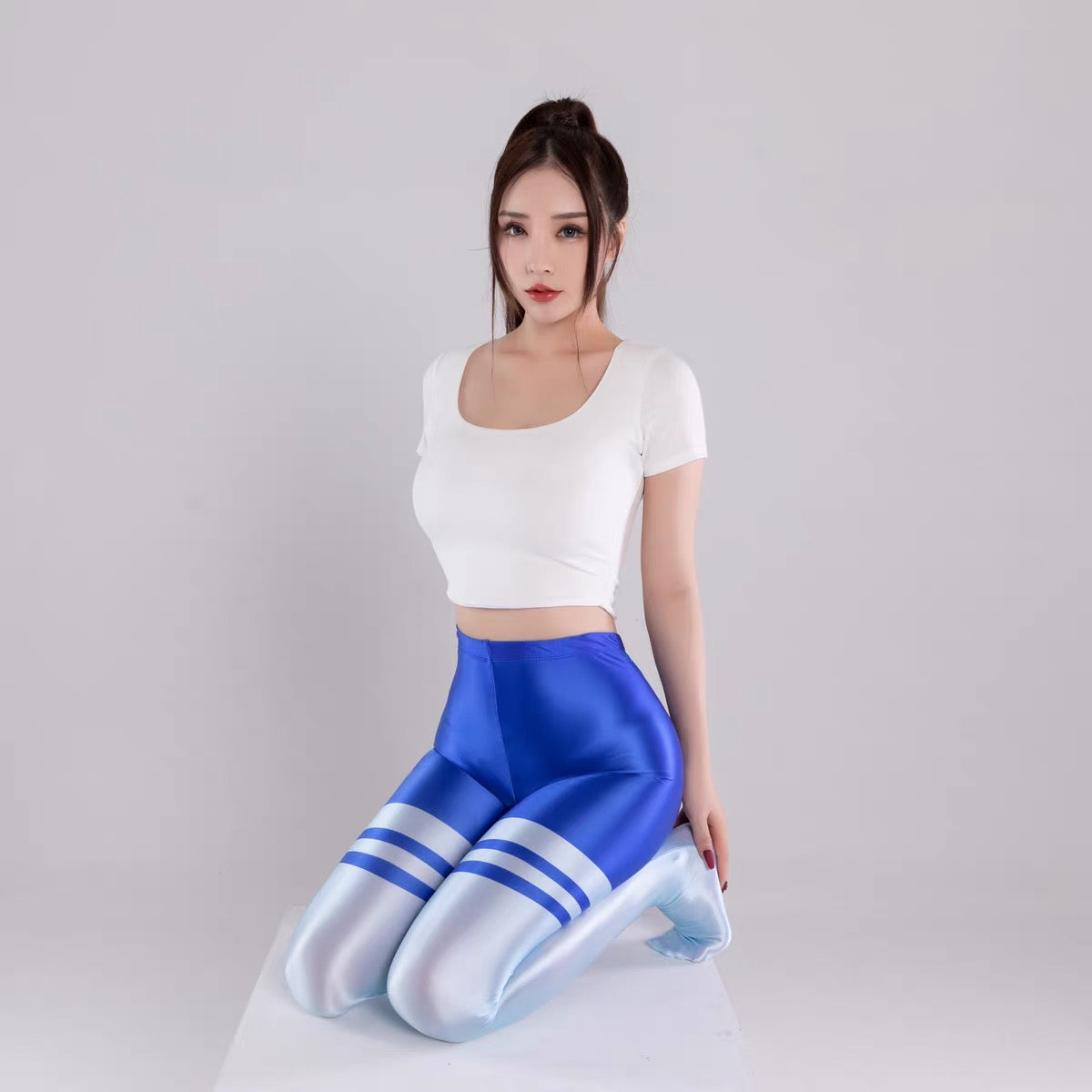 Glossy Two-Tone Athletic Leggings – High-Stretch Spandex Yoga & Cosplay Tights
